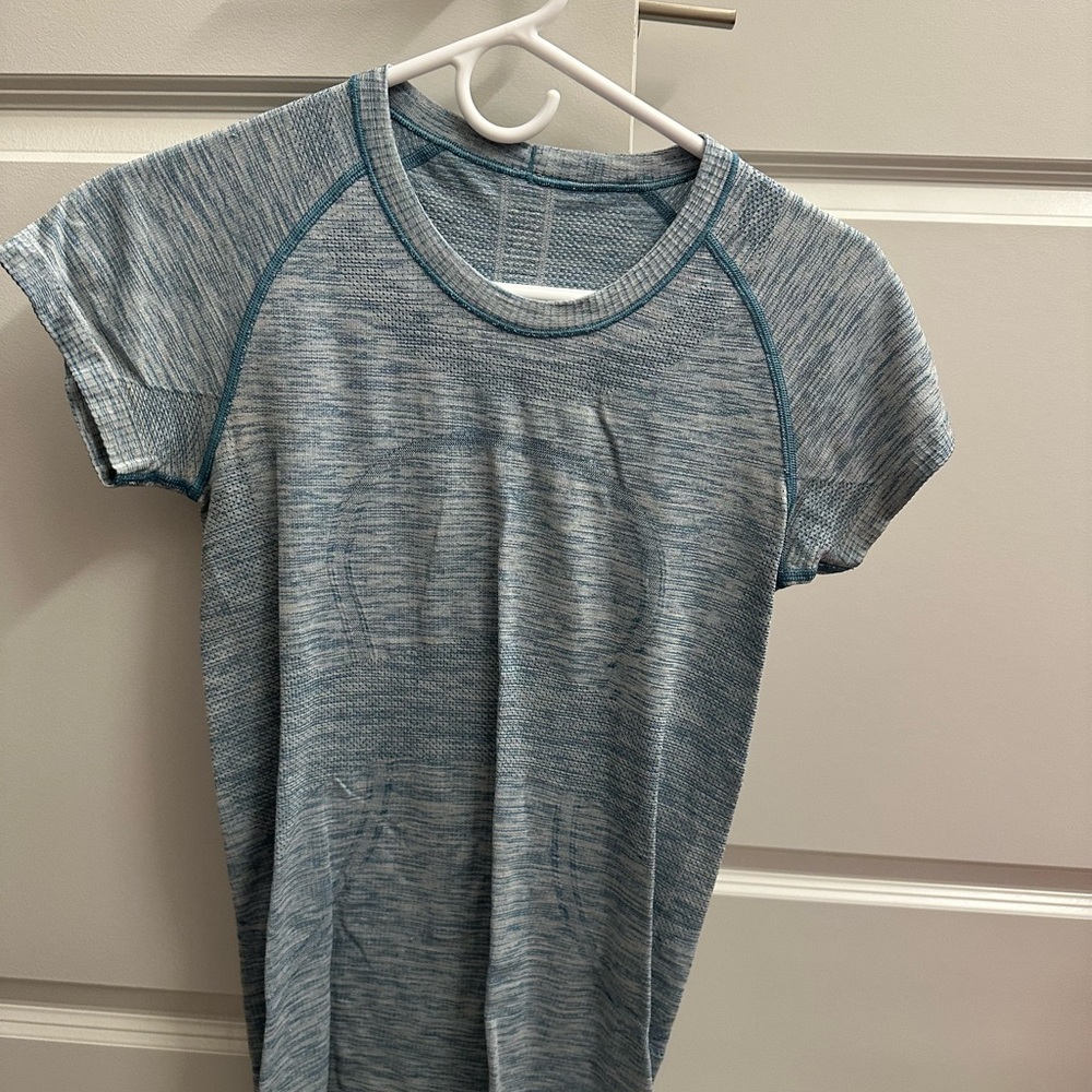 lululemon blue/white short sleeve swiftly tech